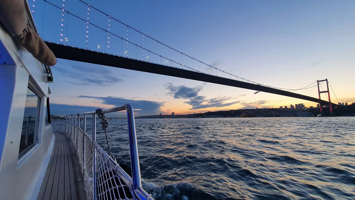 A colorful sunset view with the Maiden’s Tower in the background in the Bosphorus